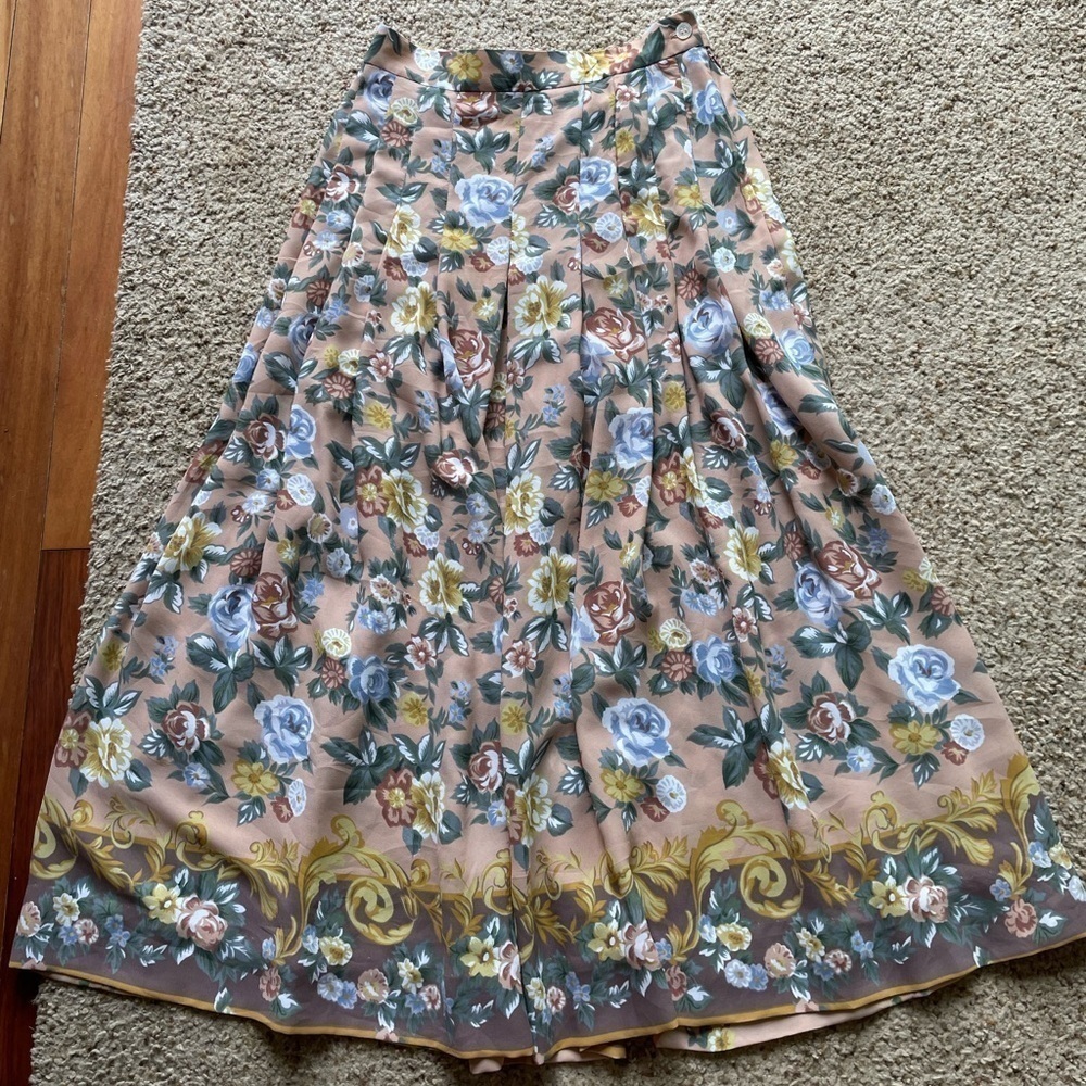 80S vintage midi length floral skirt fits size 6-8